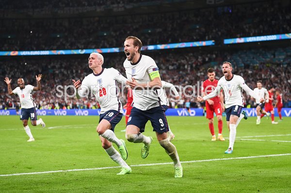 England celebrate Harry Kane goal v Denmark Semi-final Euro 2020