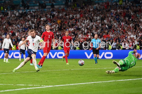 Harry Kane England scores winner v Denmark Semi-final Euro 2020