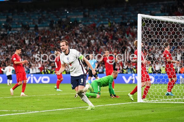Harry Kane England celebrates winner v Denmark Semi-final Euro 2020
