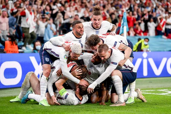 England celebrate winning Harry Kane goal v Denmark Semi Final Euro 2020 