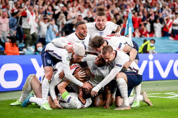 England celebrate winning Harry Kane goal v Denmark Semi Final Euro 2020 
