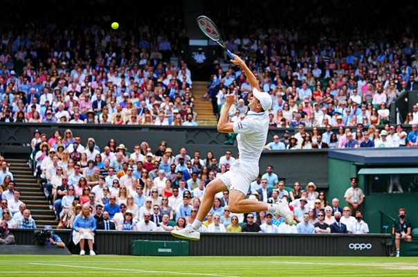 Hubert Hurkacz Poland Backhand overhead Wimbledon 2021