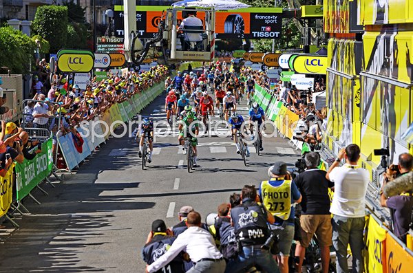 Mark Cavendish wins record equalling 34th Stage Tour de France 2021