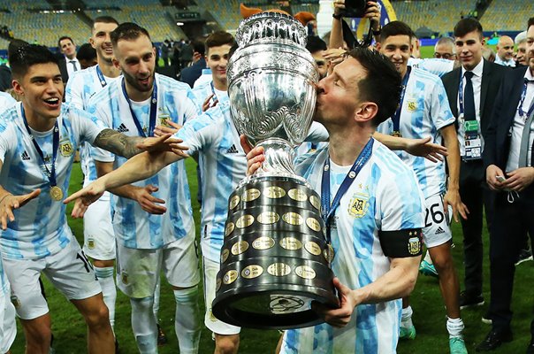 Lionel Messi Argentina Copa America Trophy 2021
