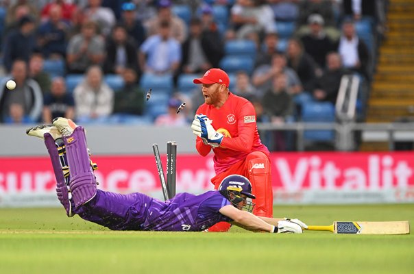 Jonny Bairstow Welsh Fire runs out Tom Kohler-Cadmore Superchargers Hundred 2021