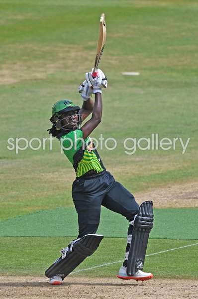 Stafanie Taylor Southern Brave bats v Trent Rockets Hundred 2021