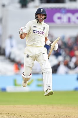 Joe Root England celebrates century v India Trent Bridge 2021