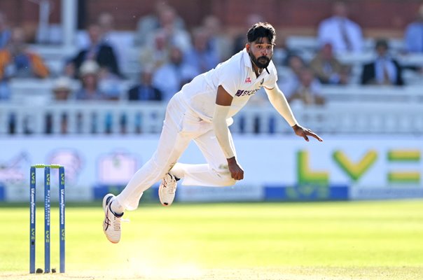 Mohammed Siraj India bowls v England Lord's Test 2021