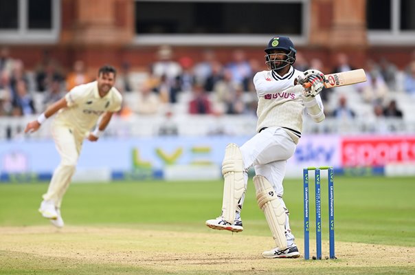 Jasprit Bumrah India hooks James Anderson England Lord's Test 2021