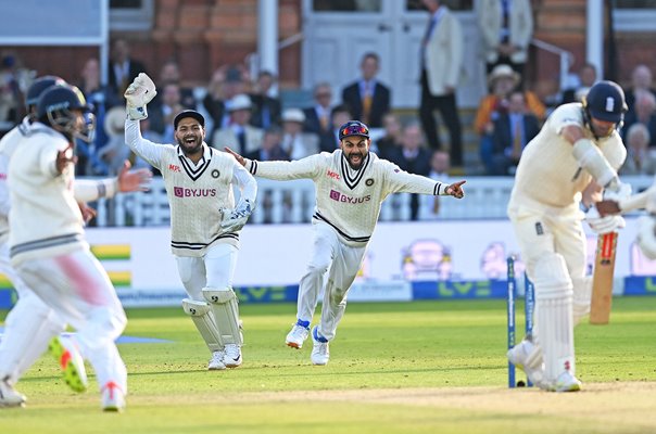Rishabh Pant & Virat Kohli celebrate winning wicket v England Lord's 2021