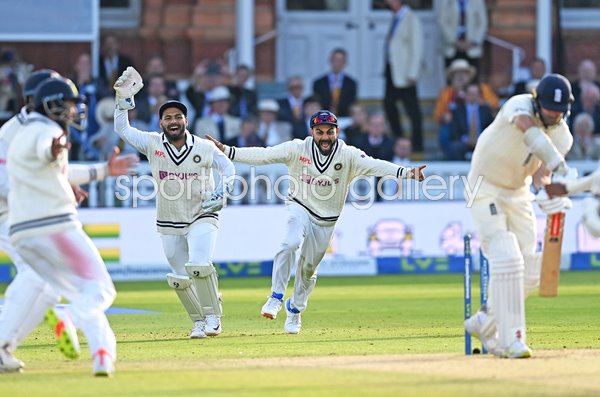 Rishabh Pant & Virat Kohli celebrate winning wicket v England Lord's 2021