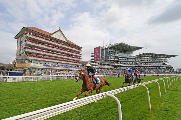 Frankie Dettori riding Stradivarius win Lonsdale Cup York Races 2021