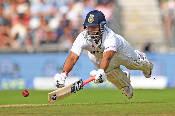 Rishabh Pant India dives v England Headingley Test Match 2021