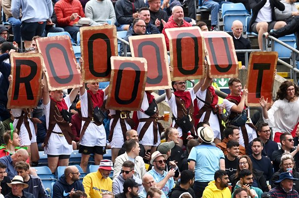 England fans support Joe Root v India Headingley 2021