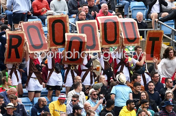 England fans support Joe Root v India Headingley 2021