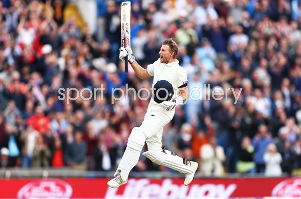 Joe Root England celebrates century England v India Headingley 2021
