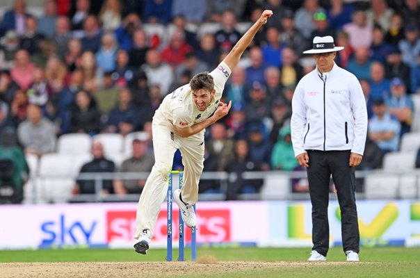 Craig Overton England bowls v India Headingley Test Match 2021