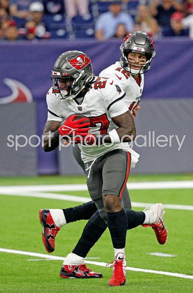 Ronald Jones & Tom Brady Tampa Bay v Dallas Cowboys 2021