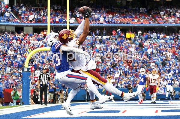 Logan Thomas Washington Football v Micah Hyde Buffalo Bills 2021