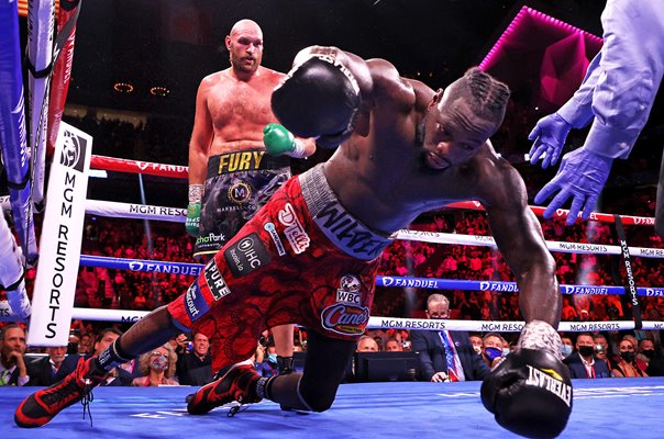 Tyson Fury knocks out Deontay Wilder Round 11 Las Vegas 2021