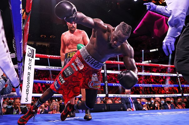 Tyson Fury knocks out Deontay Wilder Heavyweight Trilogy Fight 2021