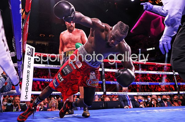 Tyson Fury knocks out Deontay Wilder Heavyweight Trilogy Fight 2021