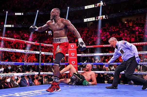 Deontay Wilder knocks down Tyson Fury Las Vegas 2021