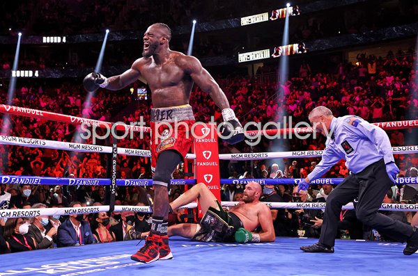 Deontay Wilder knocks down Tyson Fury Las Vegas 2021