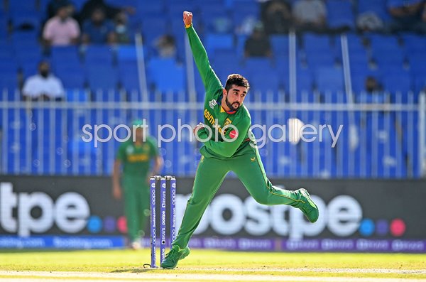 Tabraiz Shamsi South Africa bowls v Sri Lanka T20 World Cup 2021