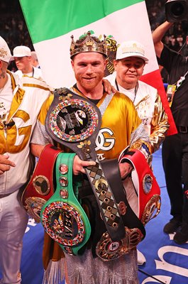 Canelo Alvarez unifies world super middleweight titles 2021