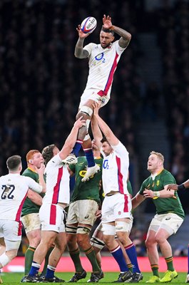 Courtney Lawes England lineout catch v South Africa 2021  
