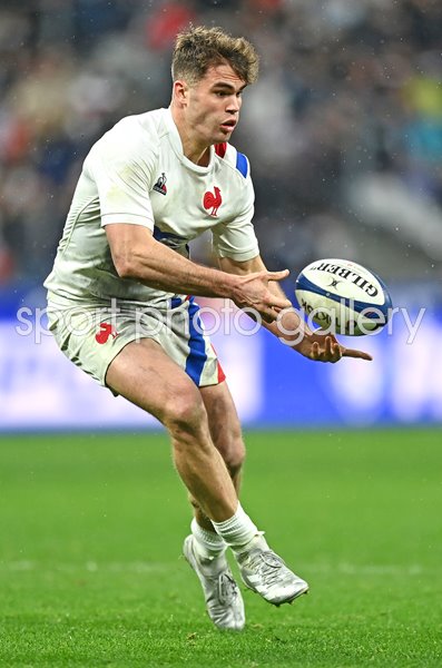 Damian Penaud France passes v Italy Paris Six Nations 2022