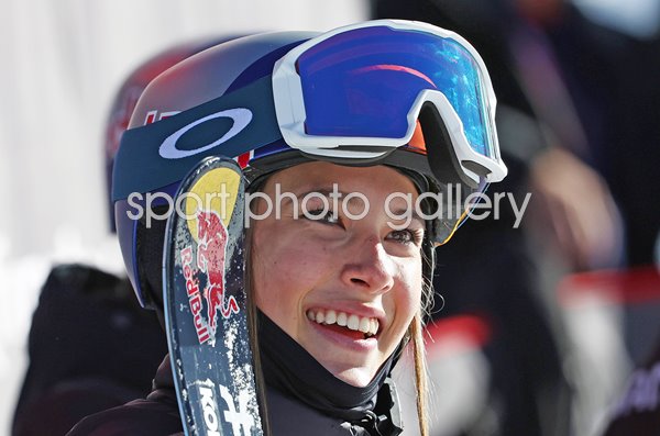 Eileen Gu China wins Women's Freeski Halfpipe California 2022