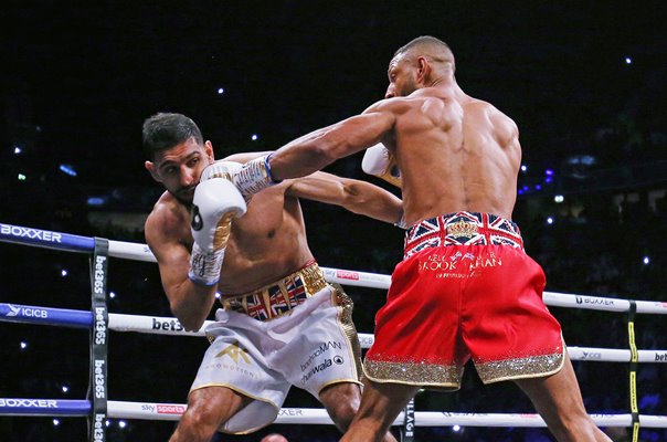 Kell Brook punches Amir Khan Welterweight Fight Manchester 2022