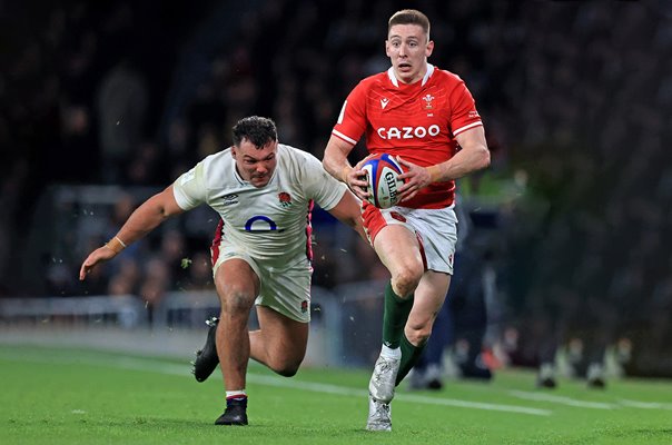 Josh Adams Wales v Ellis Genge England Six Nations 2022