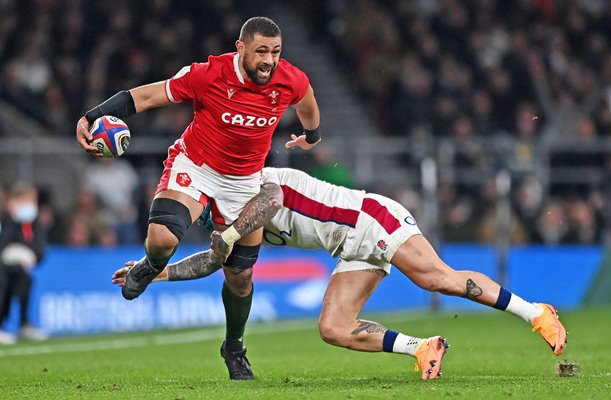 Taulupe Faletau Wales v Jack Nowell England Six Nations 2022