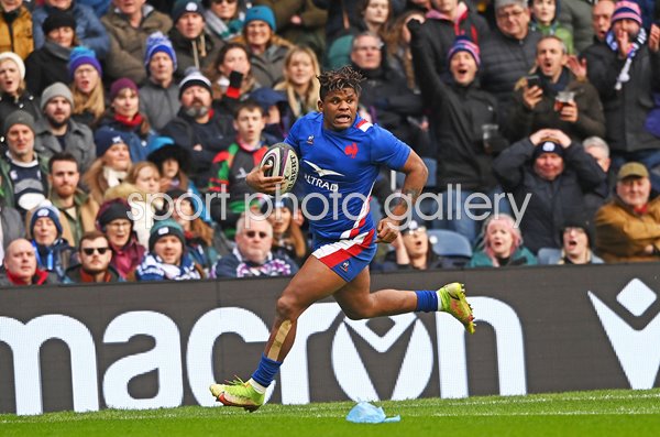 Jonathan Danty France scores v Scotland Six Nations 2022