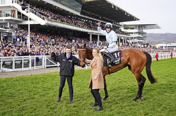 Rachael Blackmore & Honeysuckle defend Champion Hurdle Cheltenham 2022 