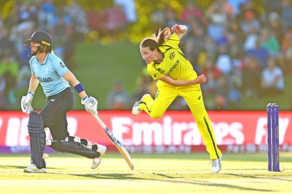 Megan Schutt Australia bowls v England Cricket World Cup Final 2022
