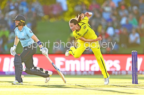 Megan Schutt Australia bowls v England Cricket World Cup Final 2022