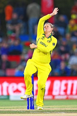 Jess Jonassen Australia bowls v England Cricket World Cup Final 2022