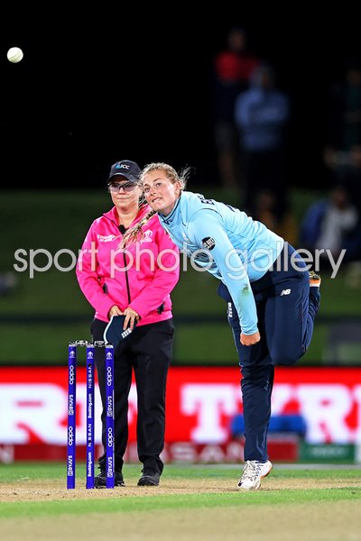 Sophie Ecclestone England bowls v South Africa Cricket World Cup 2022