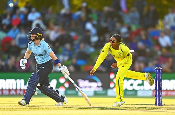 Alana King Australia bowls v England World Cup Final 2022