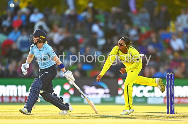 Alana King Australia bowls v England World Cup Final 2022