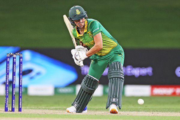 Marizanne Kapp South Africa v England Cricket World Cup 2022