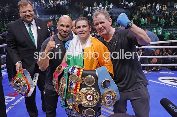 Katie Taylor celebrates win v Amanda Serrano New York 2022