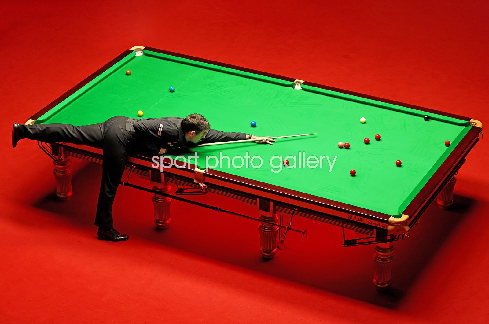 Ronnie O'Sullivan during day one of the Cazoo World Snooker Championship at  the Crucible Theatre, Sheffield. Picture date: Saturday April 15, 2023  Stock Photo - Alamy