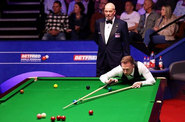Judd Trump England Rest Shot World Snooker Crucible Sheffield 2022