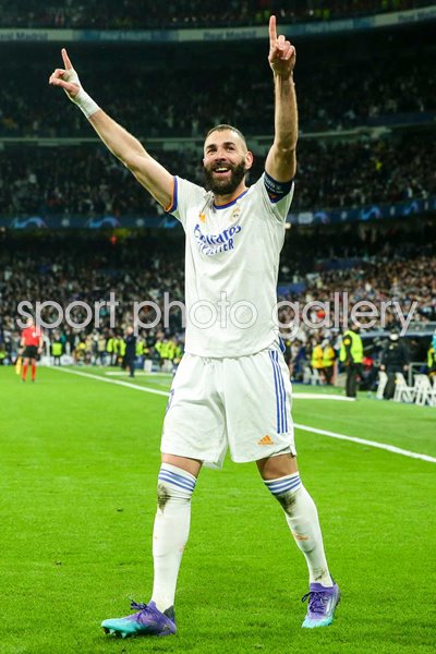 Karim Benzema Real Madrid celebrates v PSG Champions League 2022