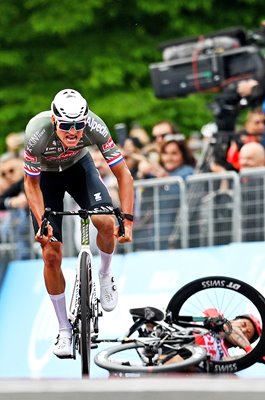 Mathieu Van Der Poel Netherlands wins Stage 1 Giro d'Italia 2022